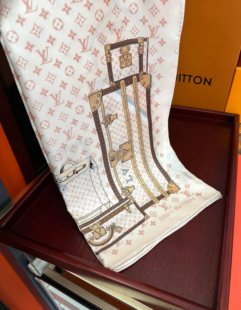 Louis Vuitton Fashion Jacquard Silk Scarf L39030