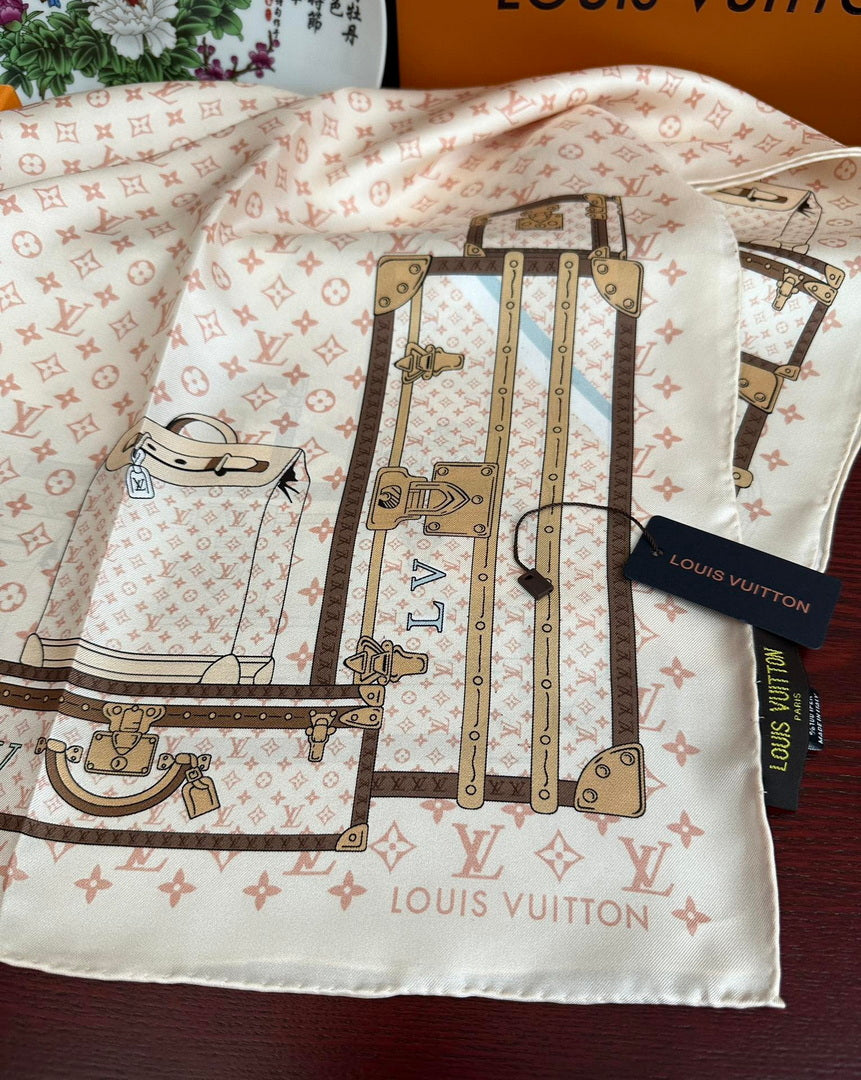 Louis Vuitton Fashion Jacquard Silk Scarf L39030