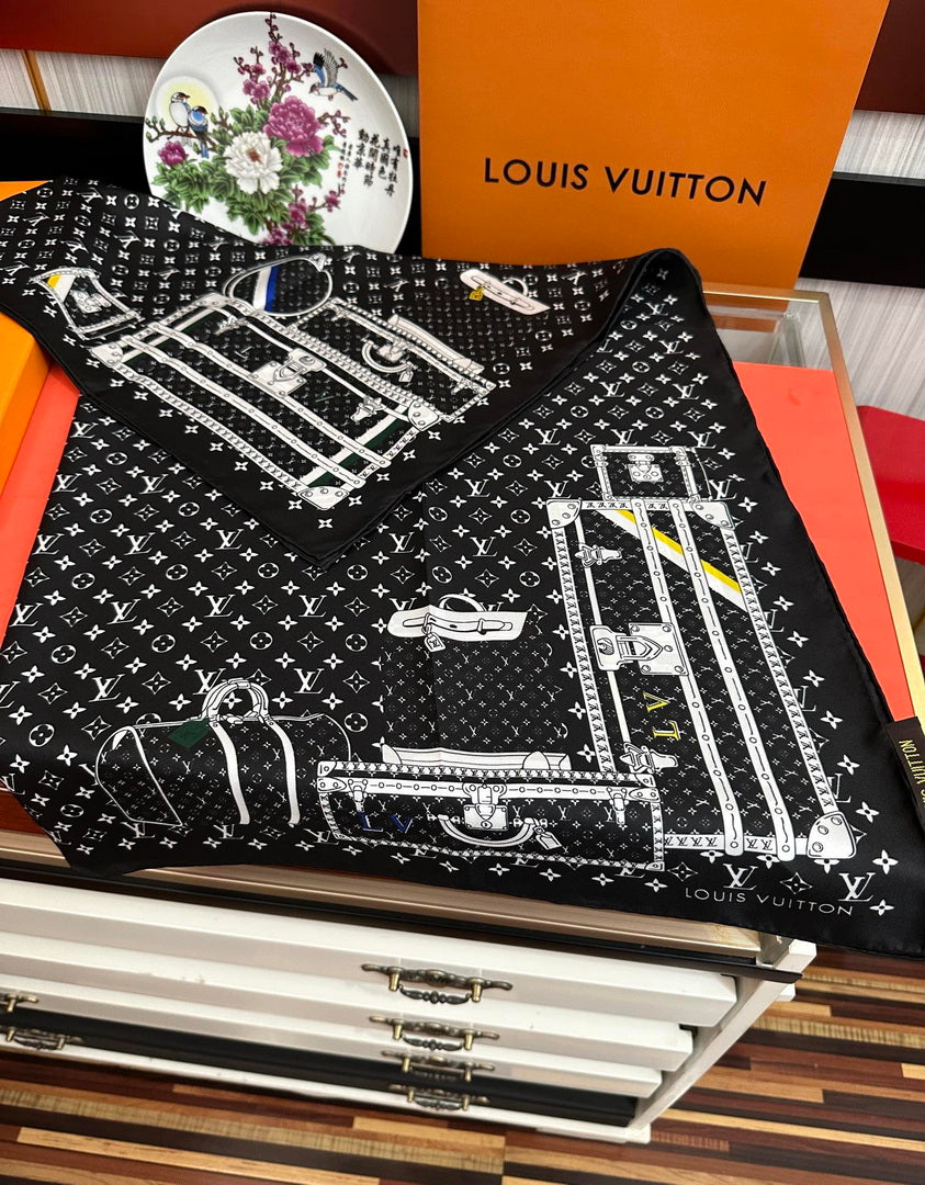 Louis Vuitton Fashion Jacquard Silk Scarf L39032