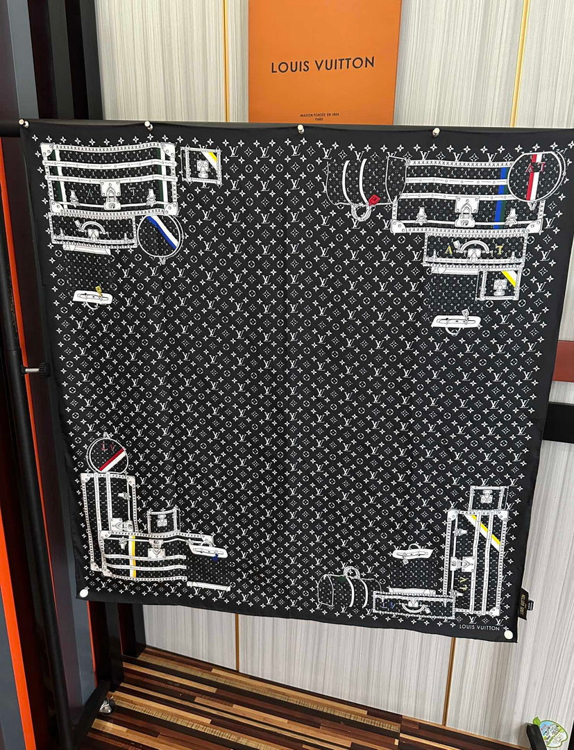 Louis Vuitton Fashion Jacquard Silk Scarf L39032