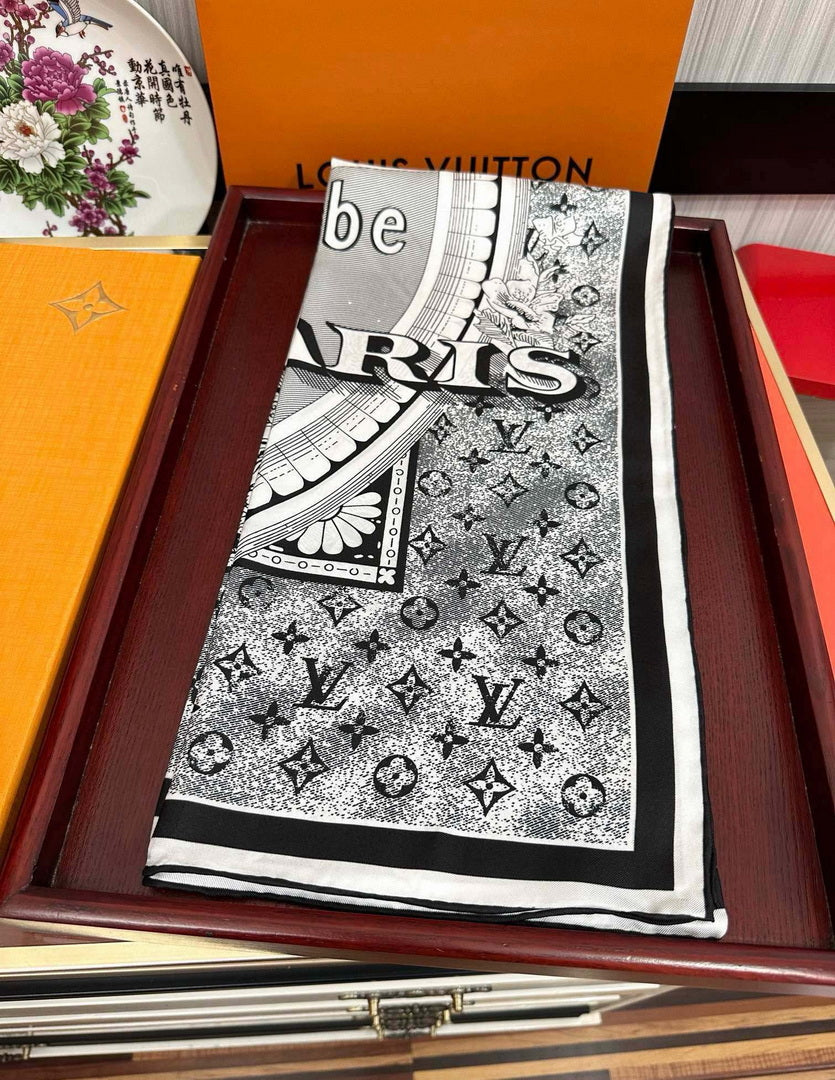 Louis Vuitton Fashion Jacquard Silk Scarf L39034