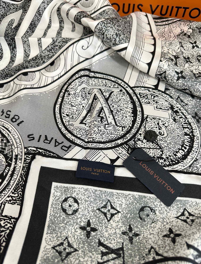 Louis Vuitton Fashion Jacquard Silk Scarf L39034