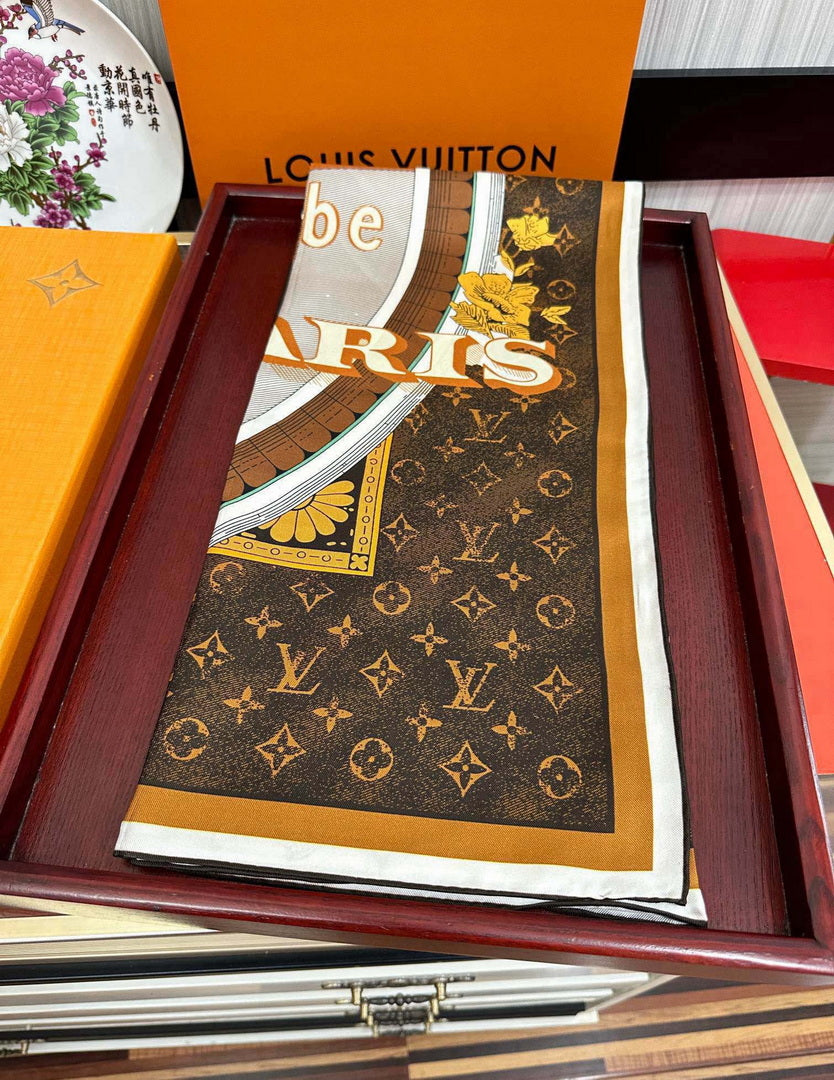 Louis Vuitton Fashion Jacquard Silk Scarf L39035