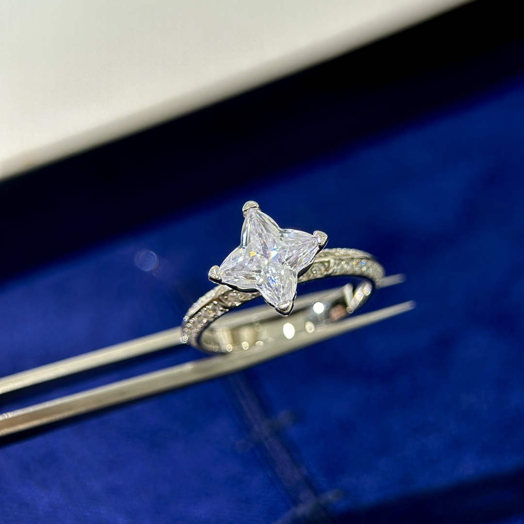Louis Vuitton Fashion Ring Jewelry L50138