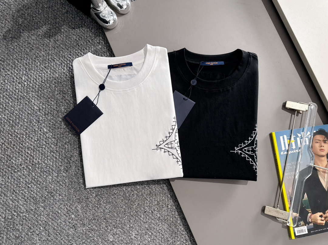 Louis Vuitton Fashion Short-sleeved T-shirt for Men and Women L54621