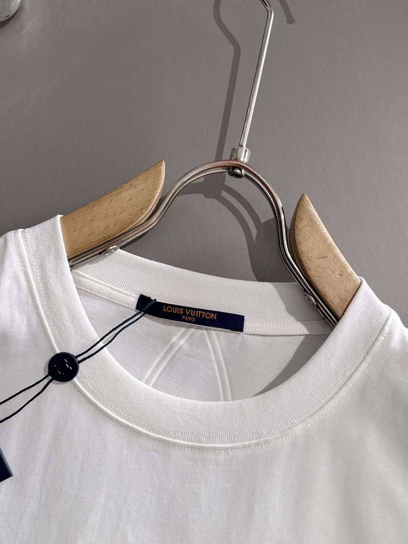 Louis Vuitton Fashion Short-sleeved T-shirt for Men and Women L54622