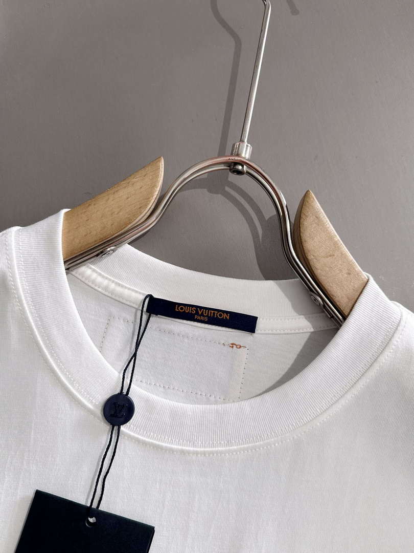 Louis Vuitton Fashion Short-sleeved T-shirt for Men and Women L54624