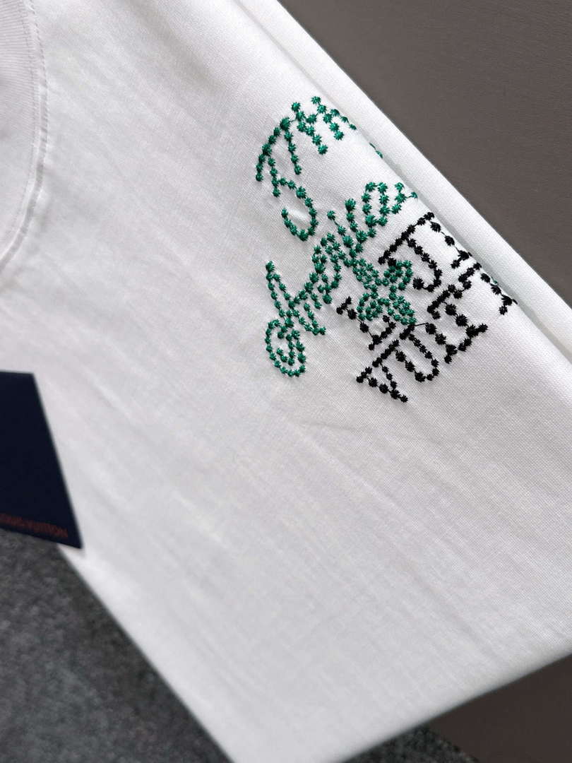Louis Vuitton Fashion Short-sleeved T-shirt for Men and Women L54624