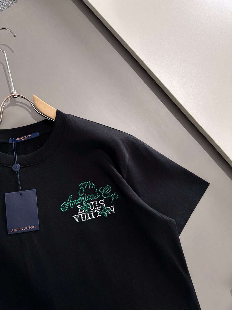 Louis Vuitton Fashion Short-sleeved T-shirt for Men and Women L54625