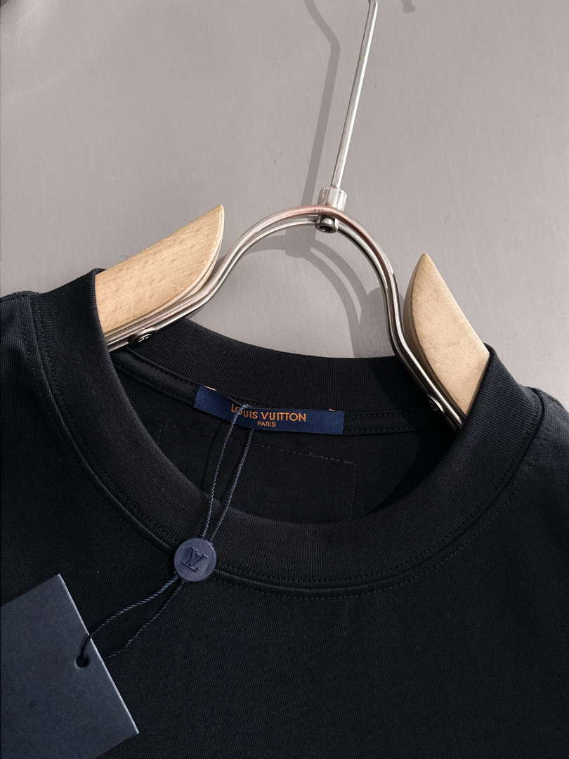 Louis Vuitton Fashion Short-sleeved T-shirt for Men and Women L54625