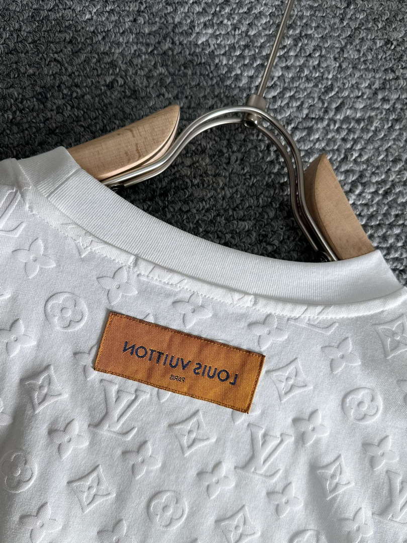 Louis Vuitton Fashion Short-sleeved T-shirt for Men and Women L54628