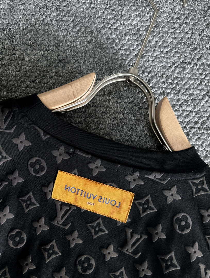 Louis Vuitton Fashion Short-sleeved T-shirt for Men and Women L54629