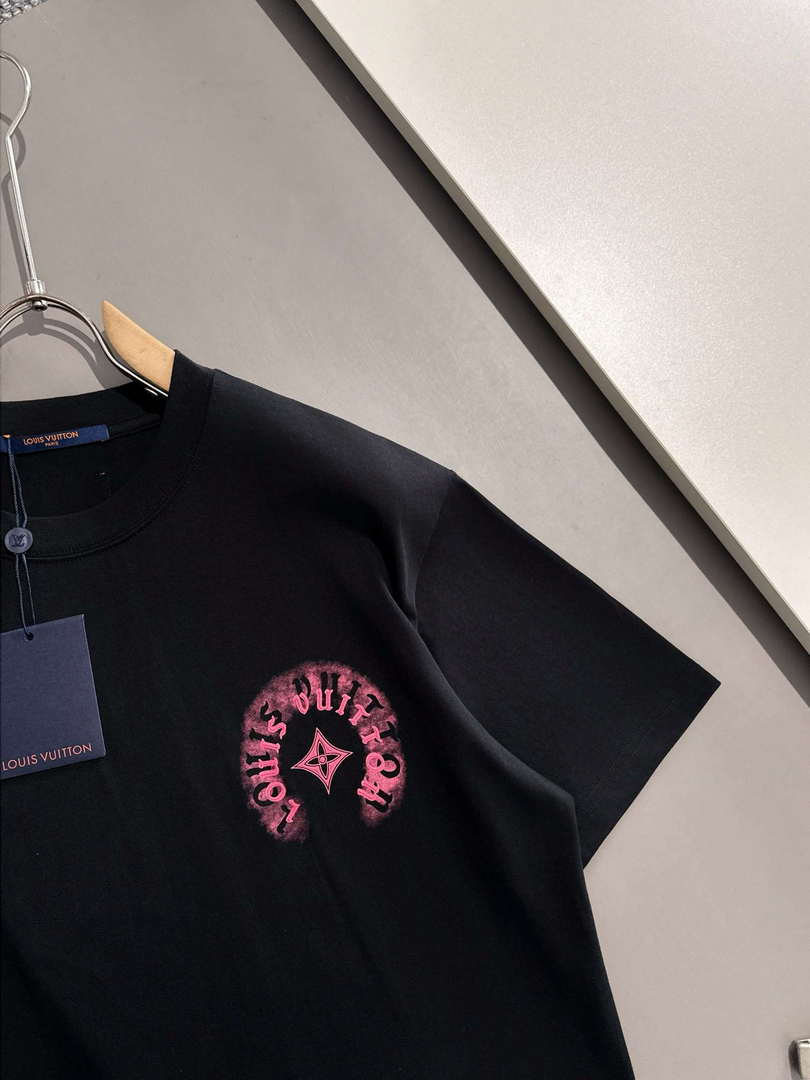 Louis Vuitton Fashion Short-sleeved T-shirt for Men and Women L54631
