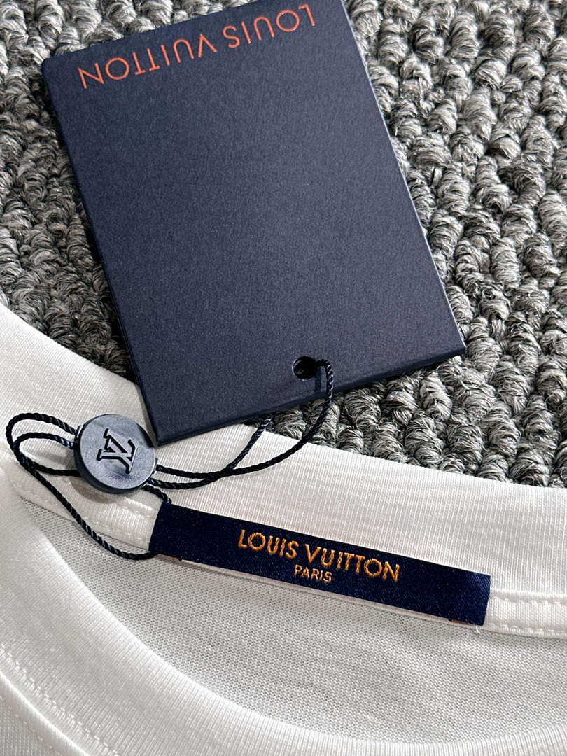Louis Vuitton Fashion Short-sleeved T-shirt for Men and Women L54632