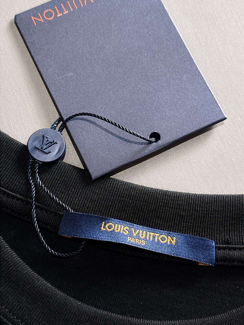 Louis Vuitton Fashion Short-sleeved T-shirt for Men and Women L54633