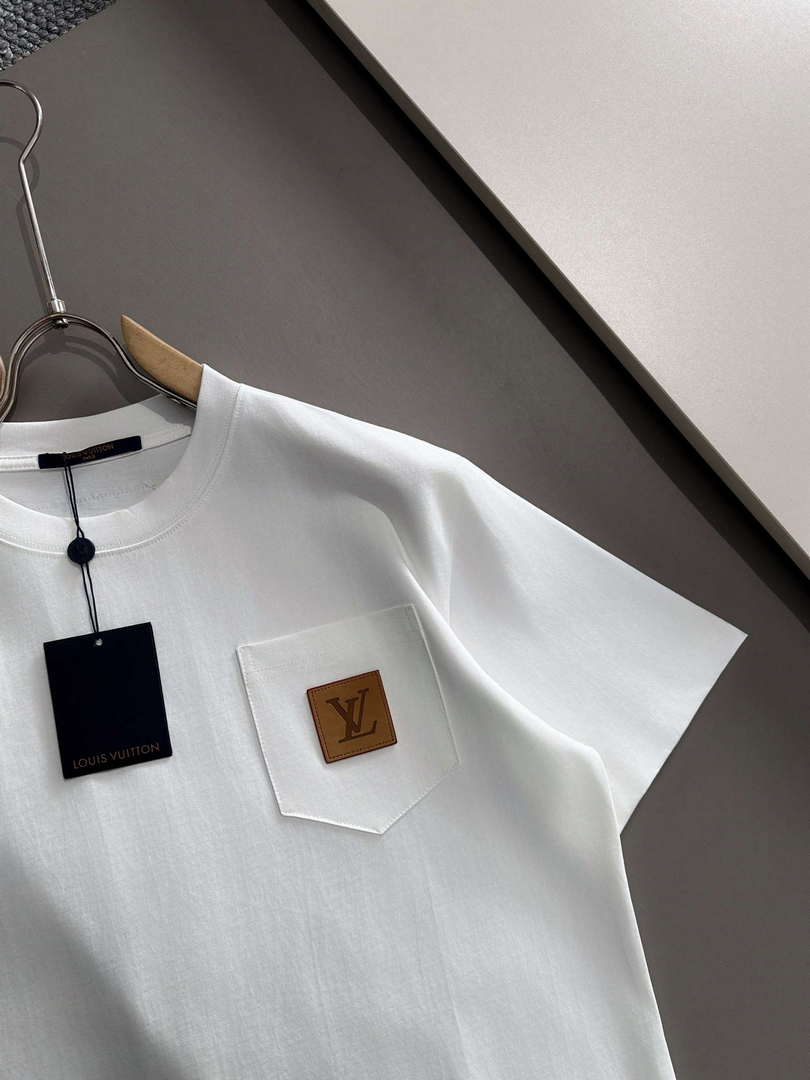 Louis Vuitton Fashion Short-sleeved T-shirt for Men and Women L54636