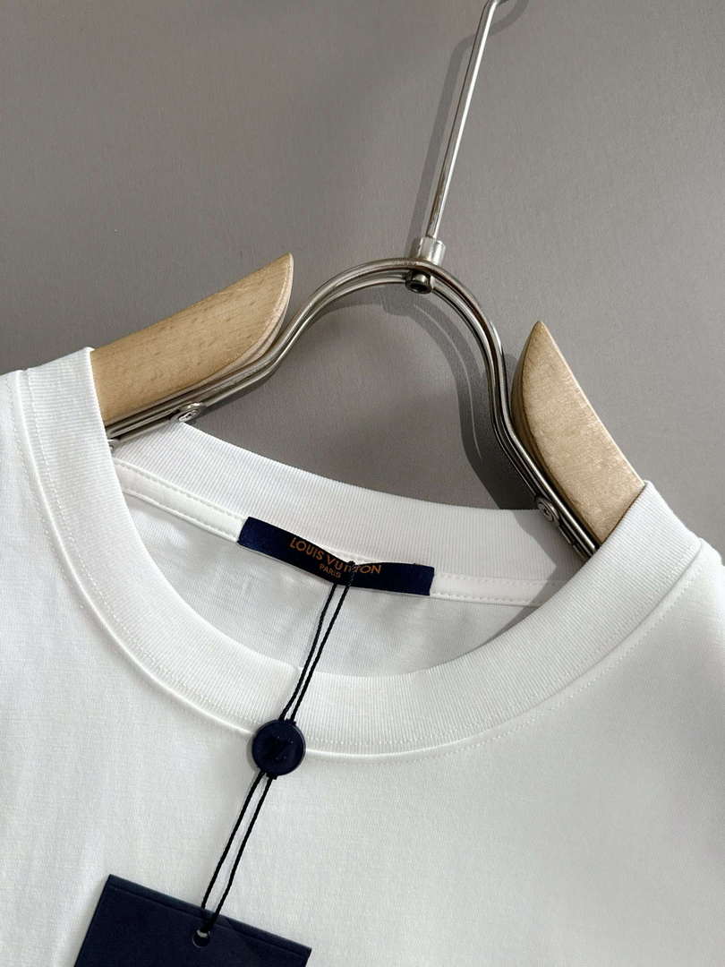 Louis Vuitton Fashion Short-sleeved T-shirt for Men and Women L54636