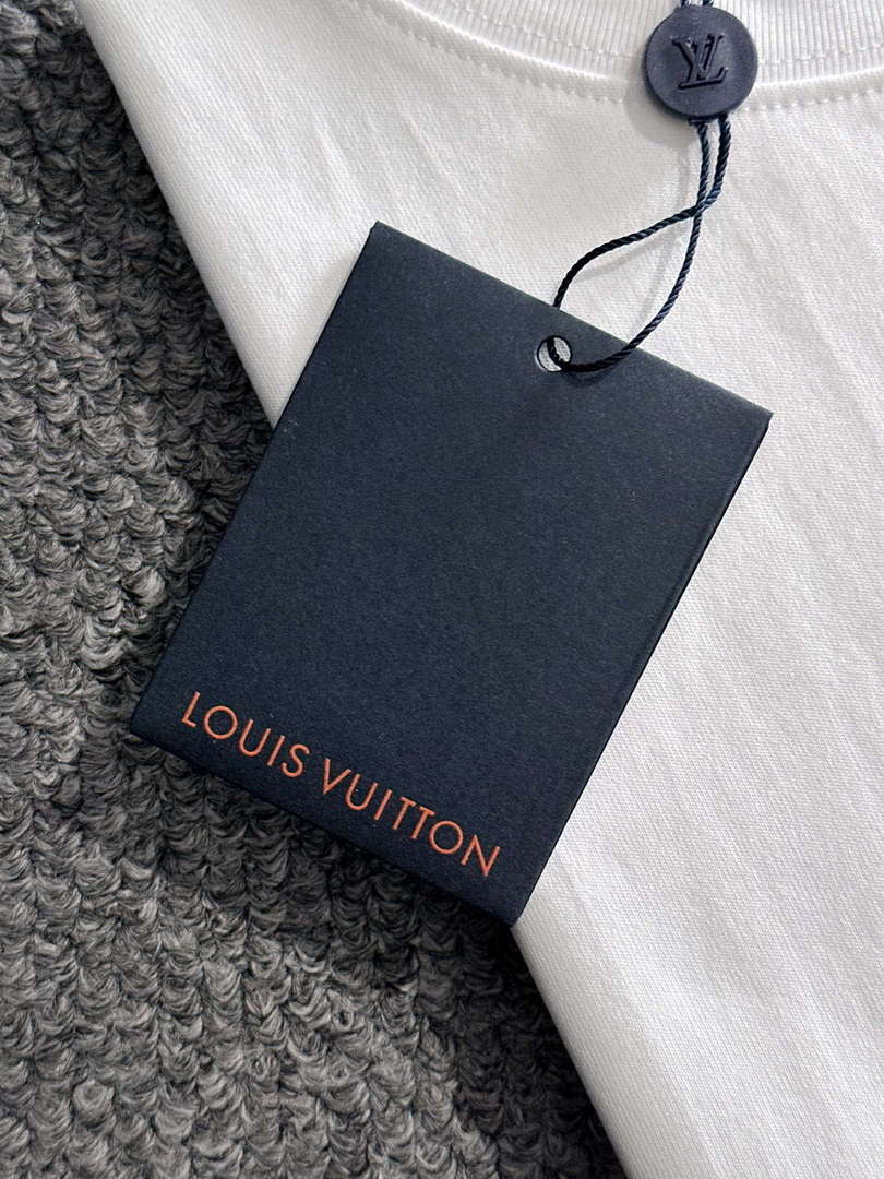 Louis Vuitton Fashion Short-sleeved T-shirt for Men and Women L54636