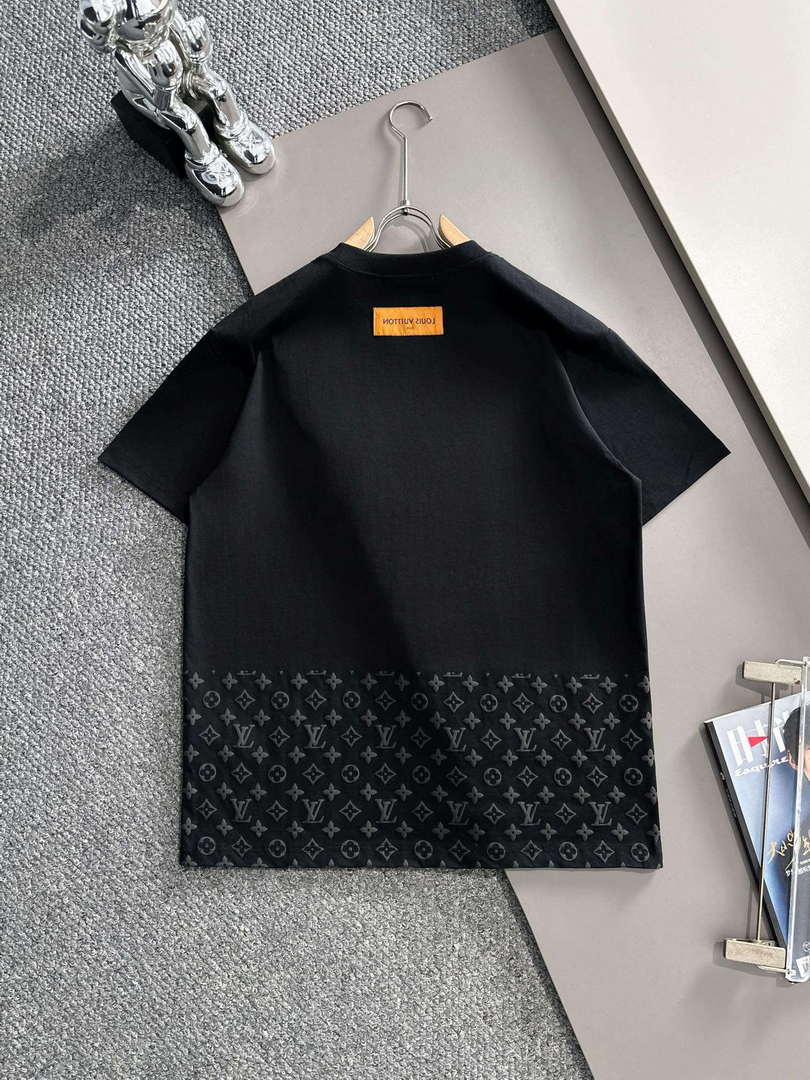 Louis Vuitton Fashion Short-sleeved T-shirt for Men and Women L54637