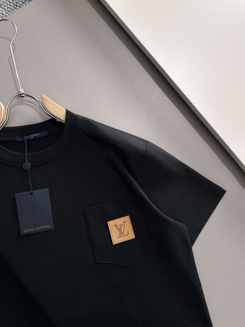 Louis Vuitton Fashion Short-sleeved T-shirt for Men and Women L54637
