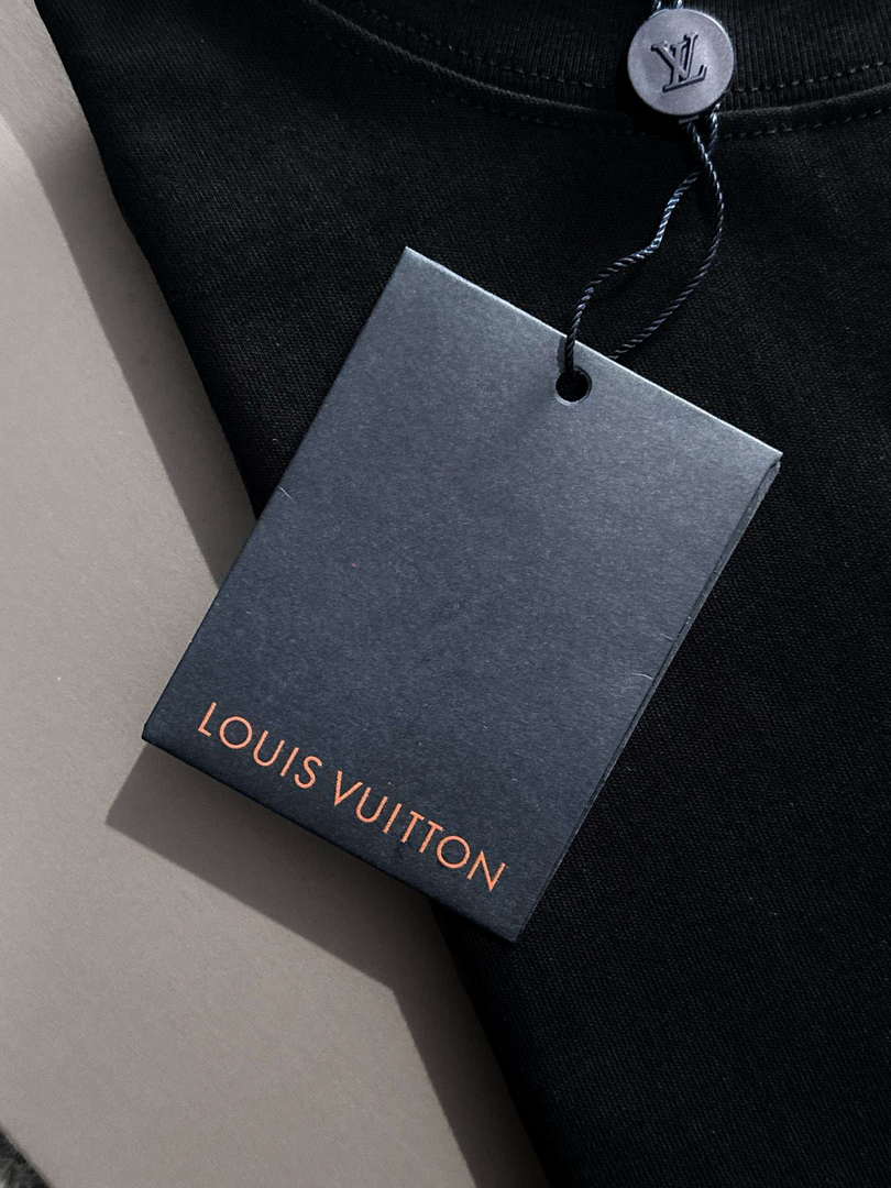 Louis Vuitton Fashion Short-sleeved T-shirt for Men and Women L54637