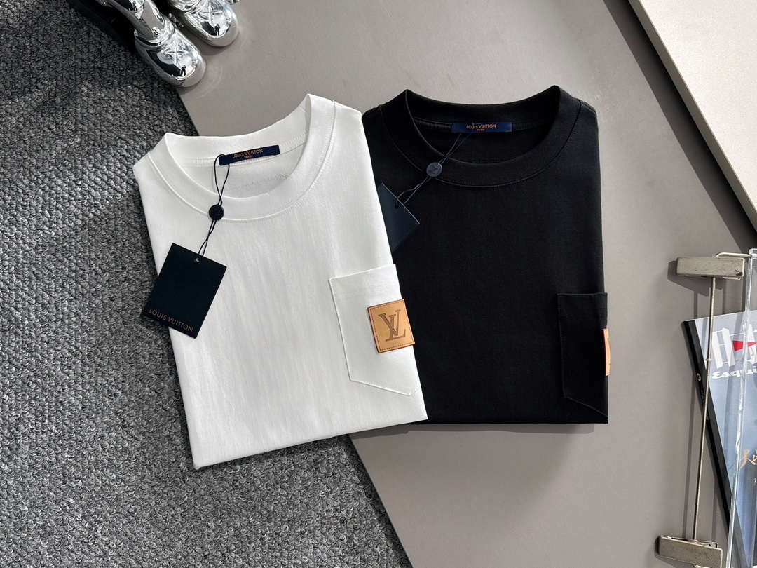 Louis Vuitton Fashion Short-sleeved T-shirt for Men and Women L54637