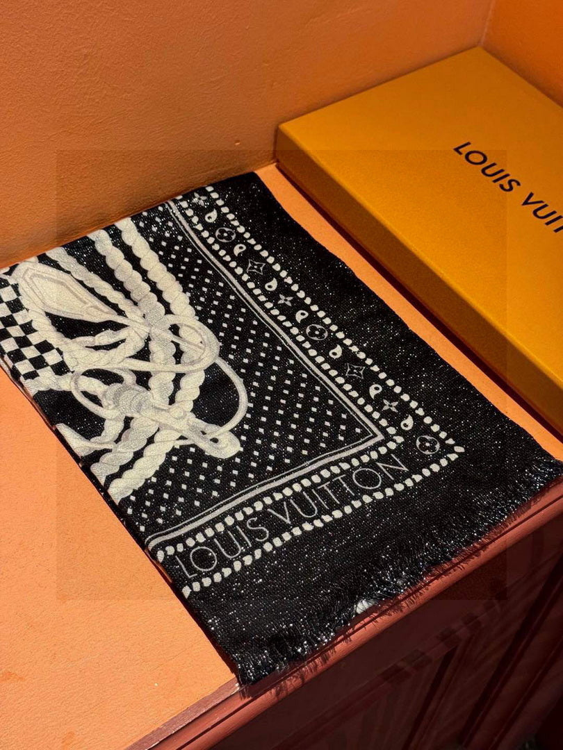 Louis Vuitton Fashion Silver Cashmere Scarf L39038