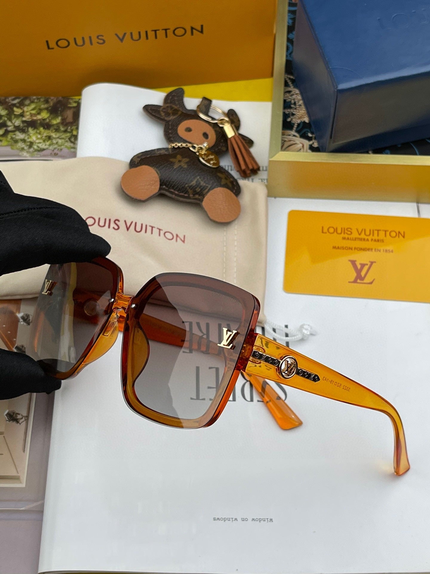 Louis Vuitton grease mask sunglasses Luxury charlotte sunglasses 992428