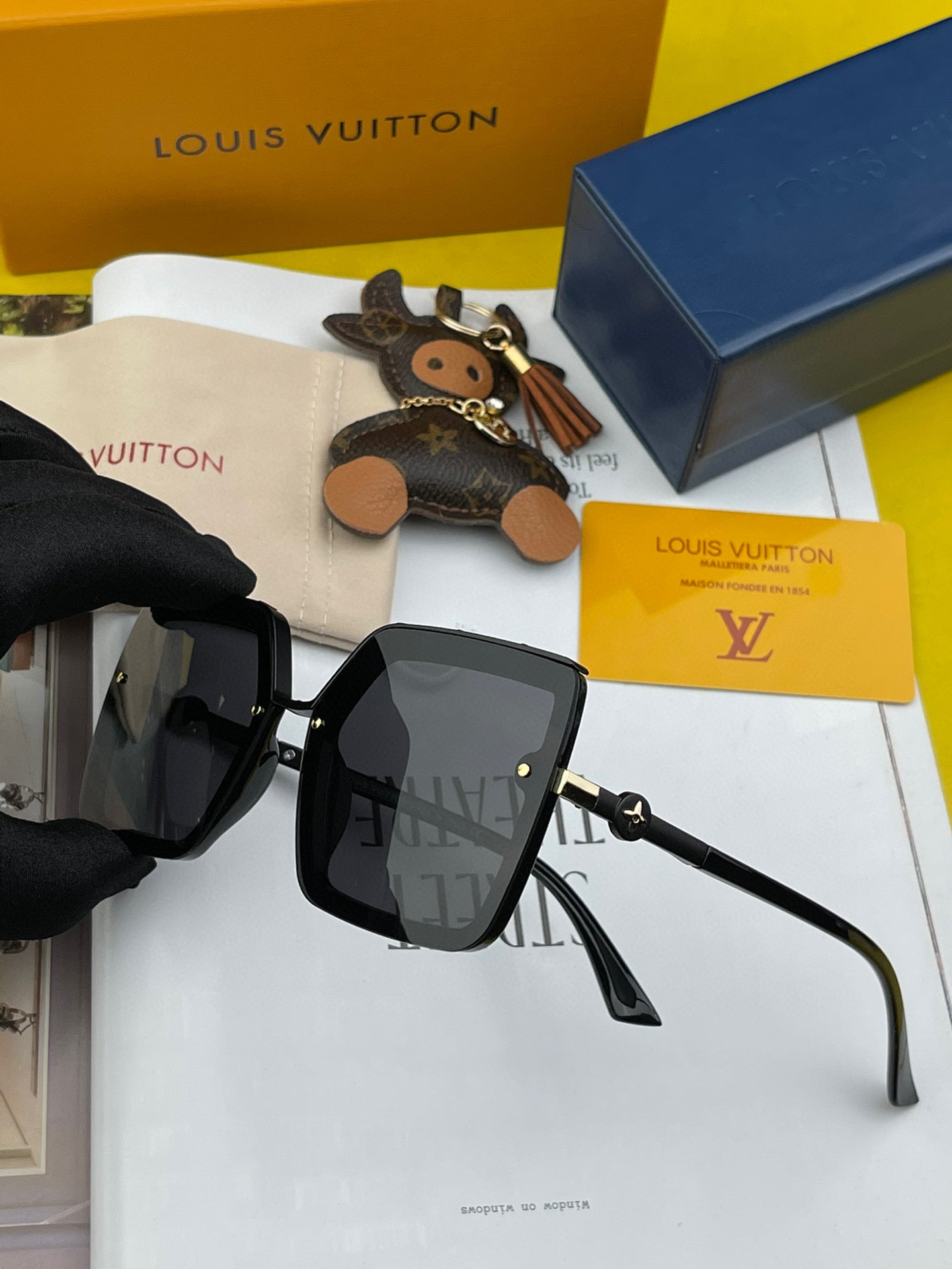 Louis Vuitton grease mask sunglasses Luxury charlotte sunglasses 992431