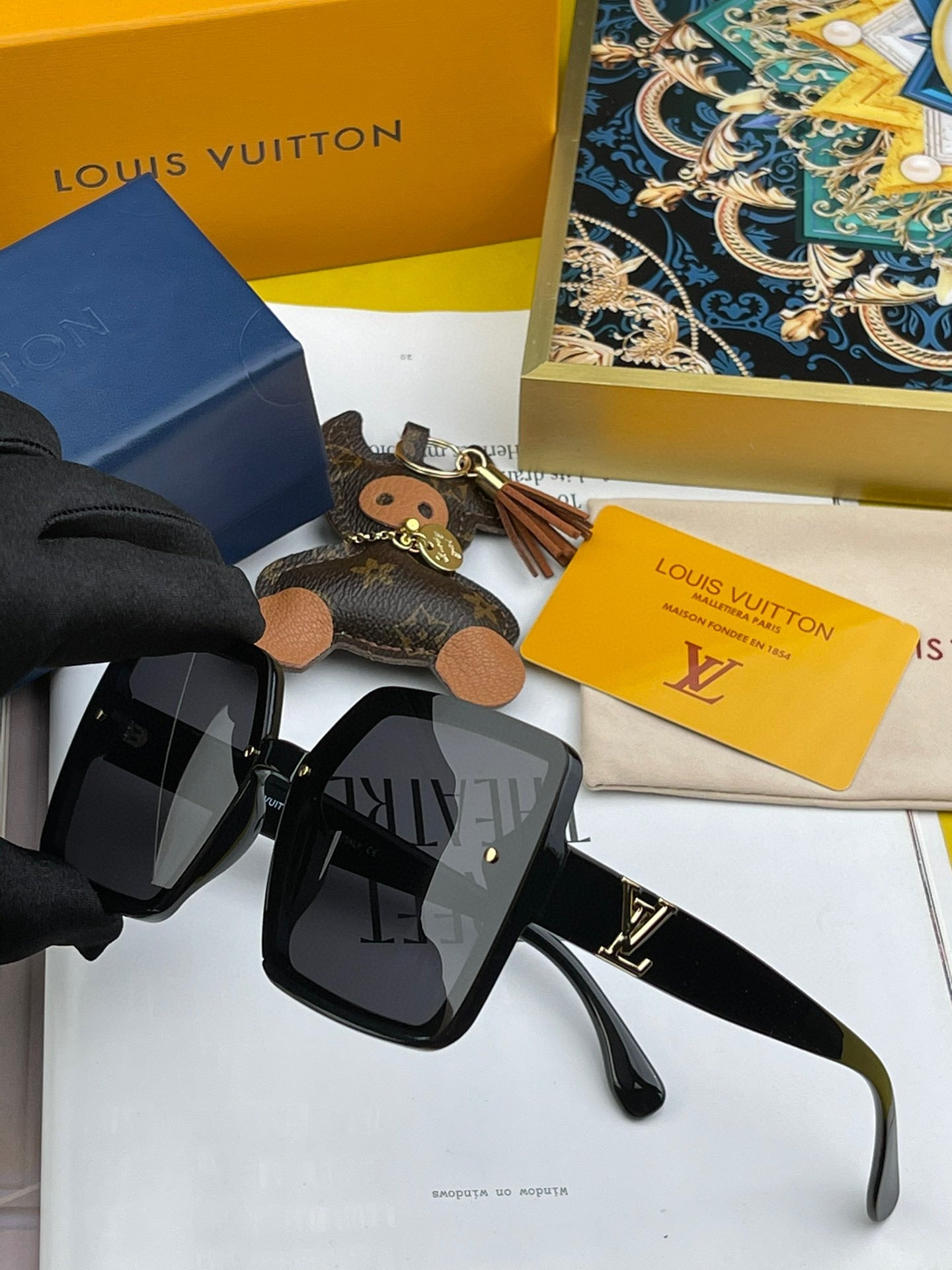 Louis Vuitton grease mask sunglasses Luxury charlotte sunglasses 992458