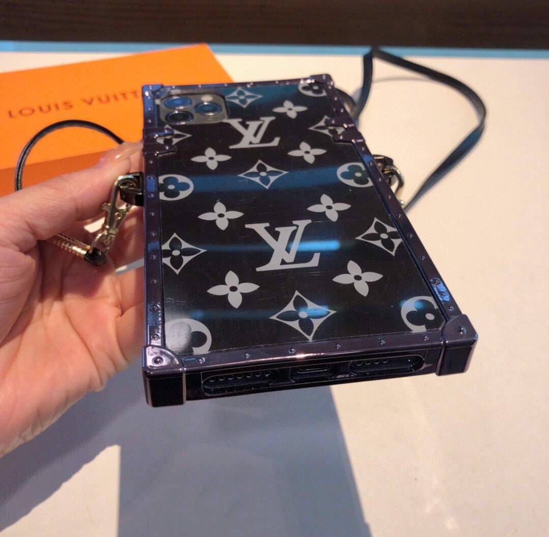 Louis Vuitton iPhone Leather Premium Deluxe Phone Case 10124