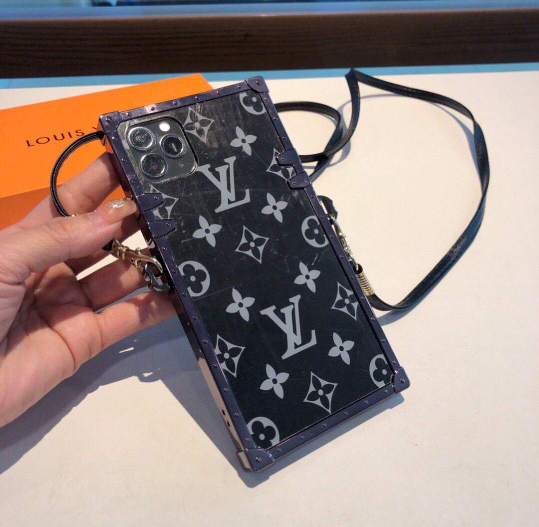 Louis Vuitton iPhone Leather Premium Deluxe Phone Case 10124