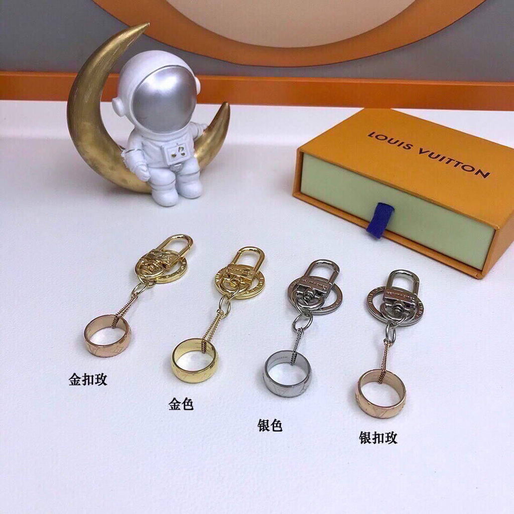 Louis Vuitton Keychains Fashion Key holder L62494
