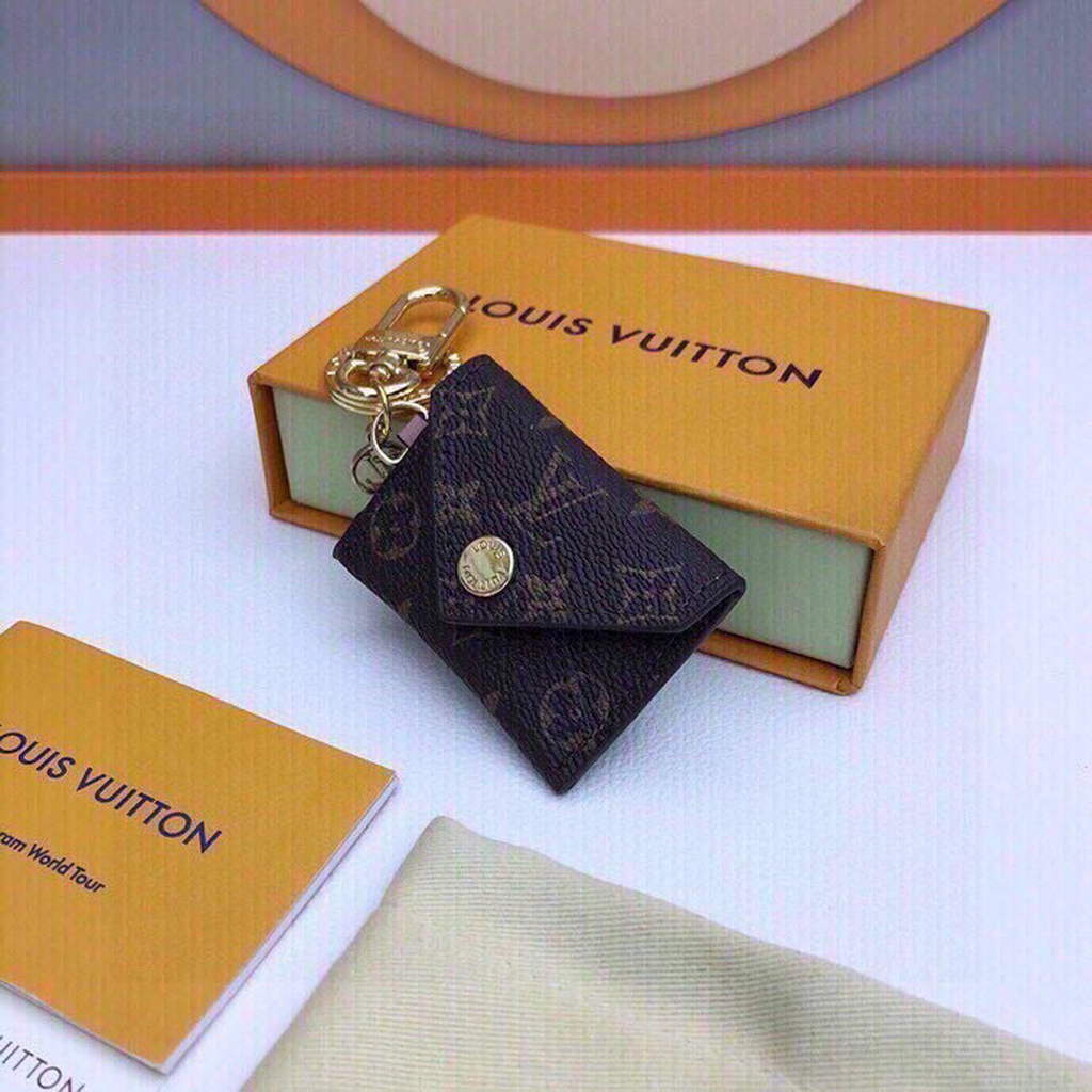 Louis Vuitton Keychains Fashion Key holder L62626