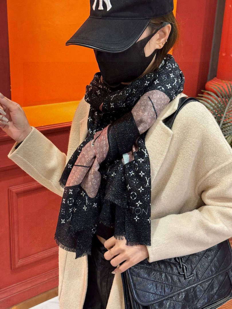 Louis Vuitton Limited Series Popular Cashmere Scarf L60353