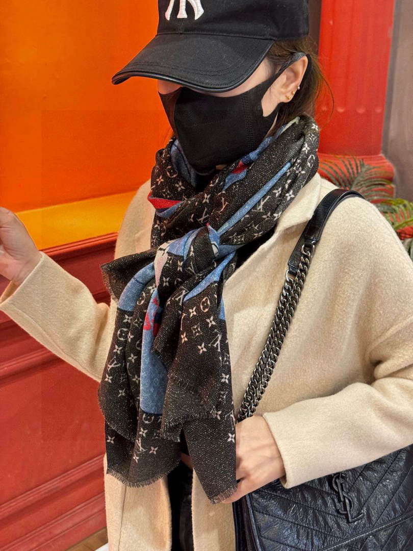 Louis Vuitton Limited Series Popular Cashmere Scarf L60354