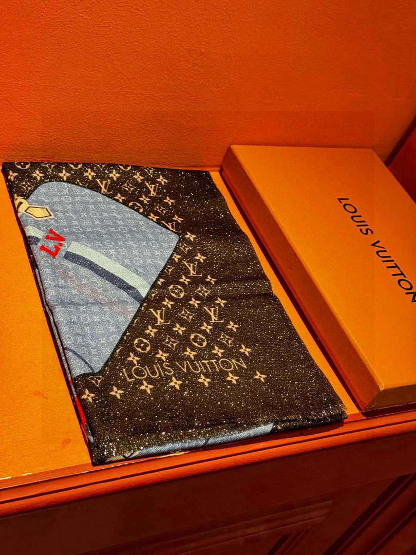 Louis Vuitton Limited Series Popular Cashmere Scarf L60354