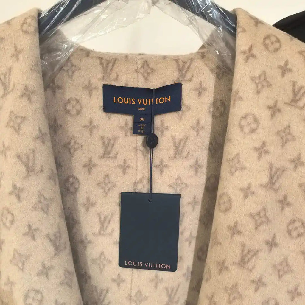 Louis Vuitton LV 1A4PE6 Short Hooded Wrap Coat L55766