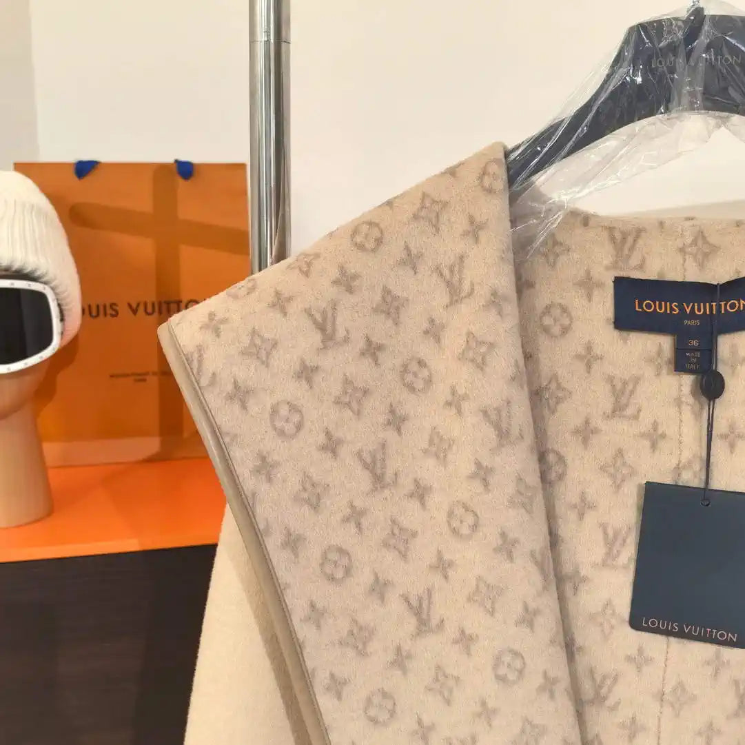 Louis Vuitton LV 1A4PE6 Short Hooded Wrap Coat L55766