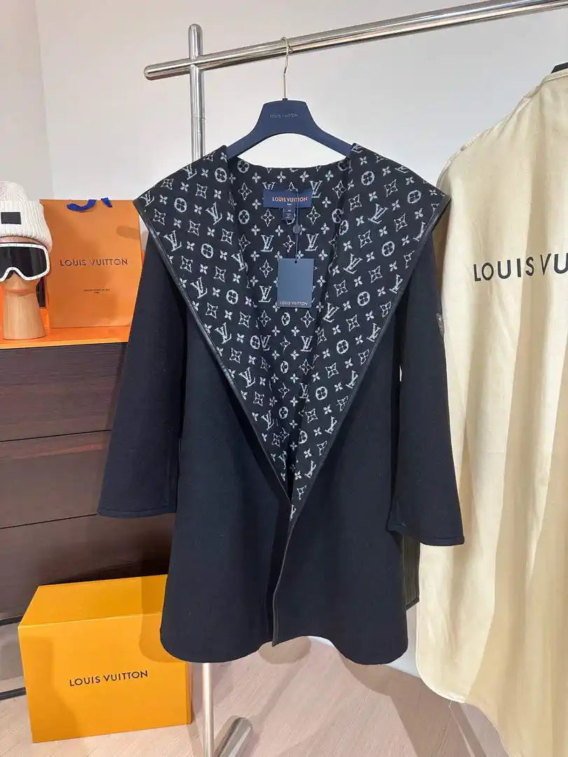 Louis Vuitton LV 1A4PE6 Women's Hooded Wrap Coat L55760