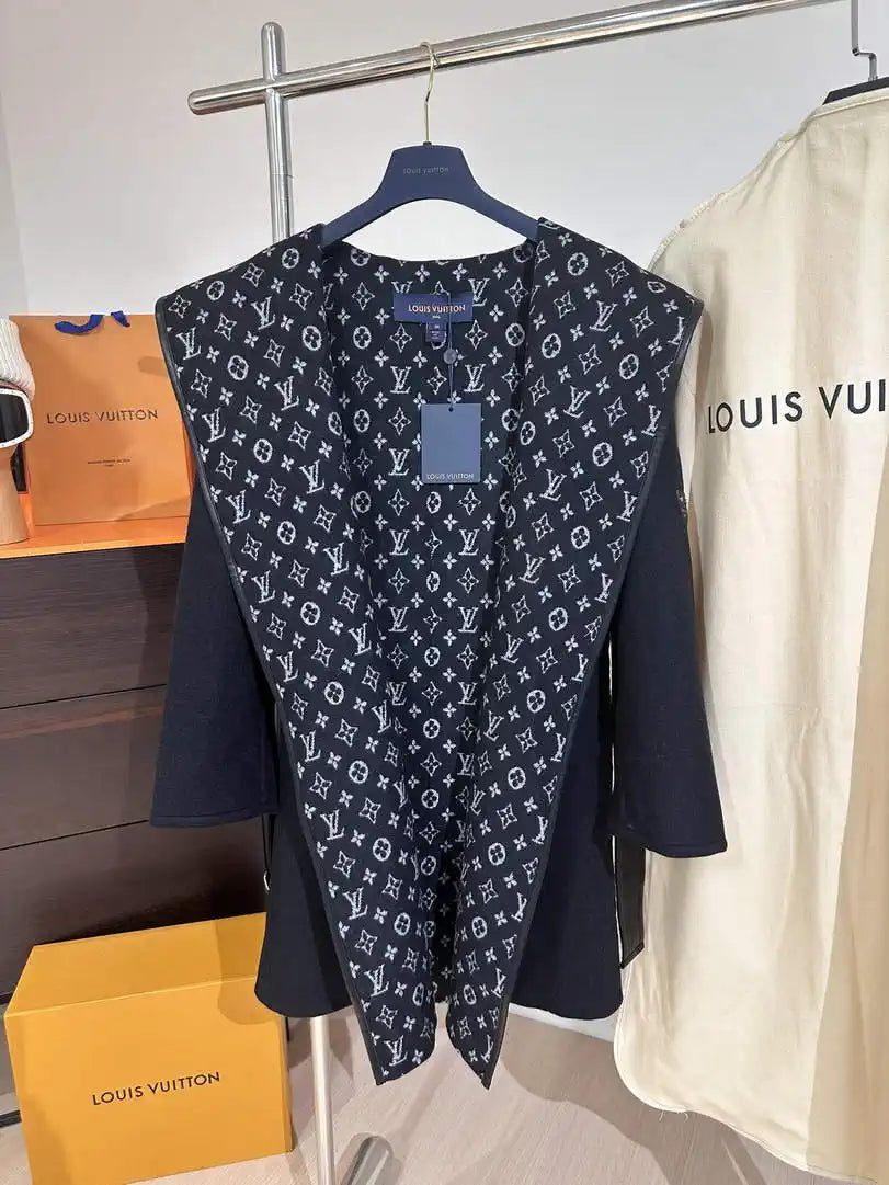 Louis Vuitton LV 1A4PE6 Women's Hooded Wrap Coat L55760