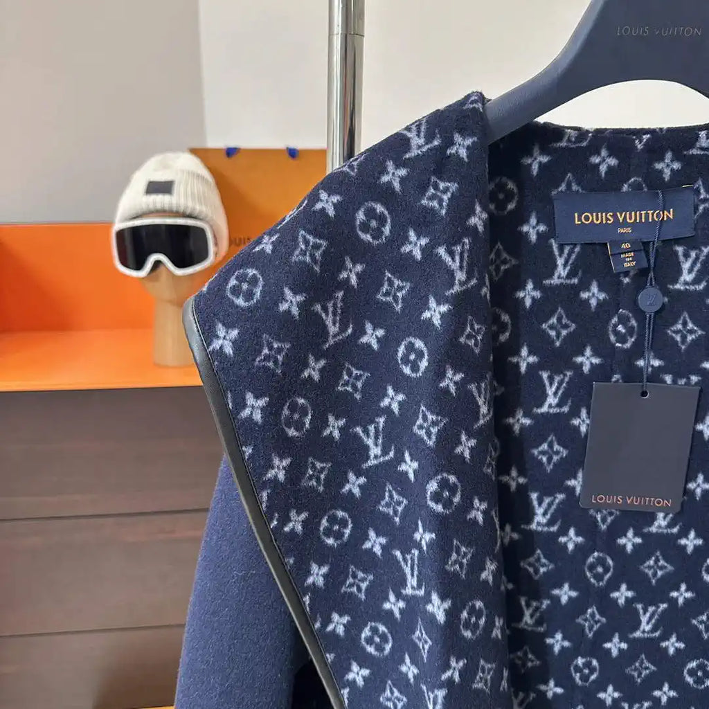 Louis Vuitton LV 1A4PE6 Women's Hooded Wrap Coat L55761