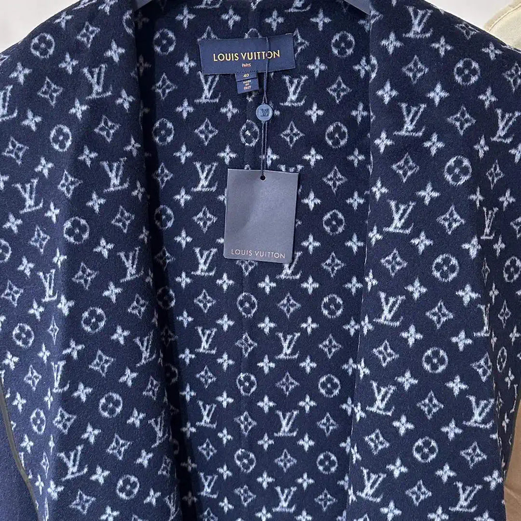 Louis Vuitton LV 1A4PE6 Women's Hooded Wrap Coat L55761