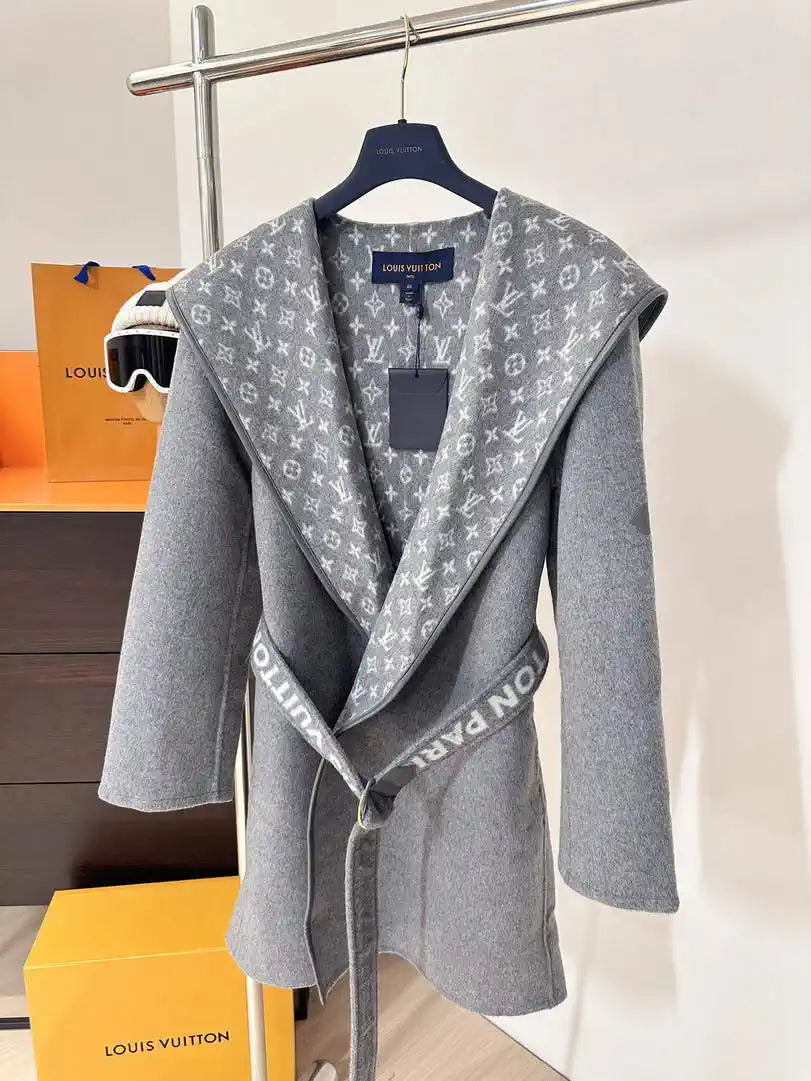 Louis Vuitton LV 1A4PE6 Women's Hooded Wrap Coat L55762