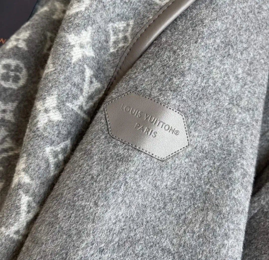 Louis Vuitton LV 1A4PE6 Women's Hooded Wrap Coat L55762