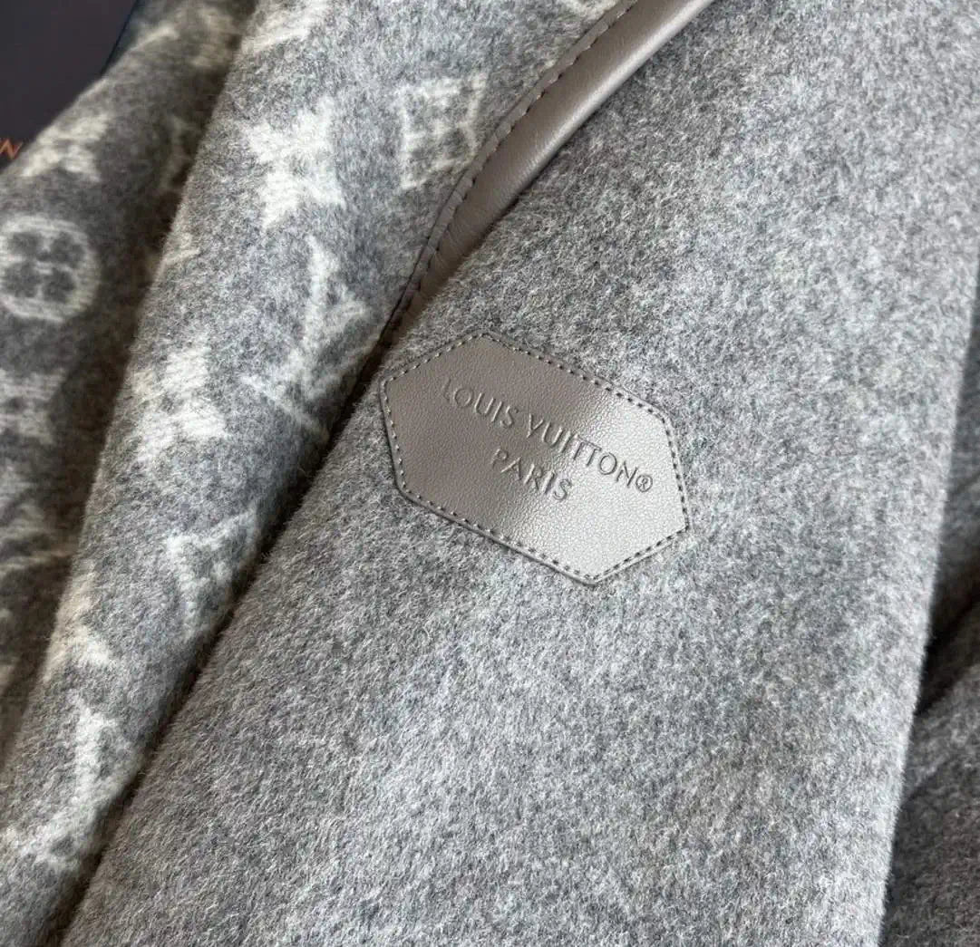Louis Vuitton LV 1A4PE6 Women's Hooded Wrap Coat L55762