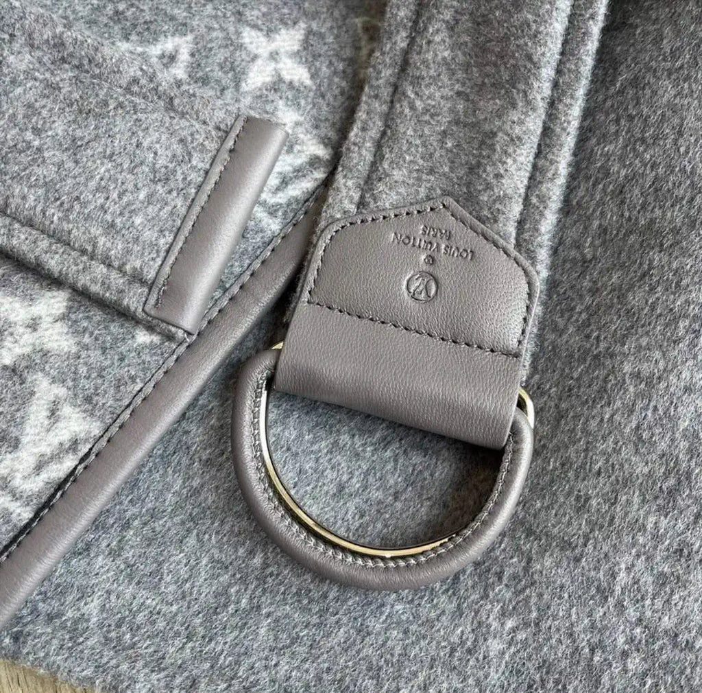 Louis Vuitton LV 1A4PE6 Women's Hooded Wrap Coat L55762