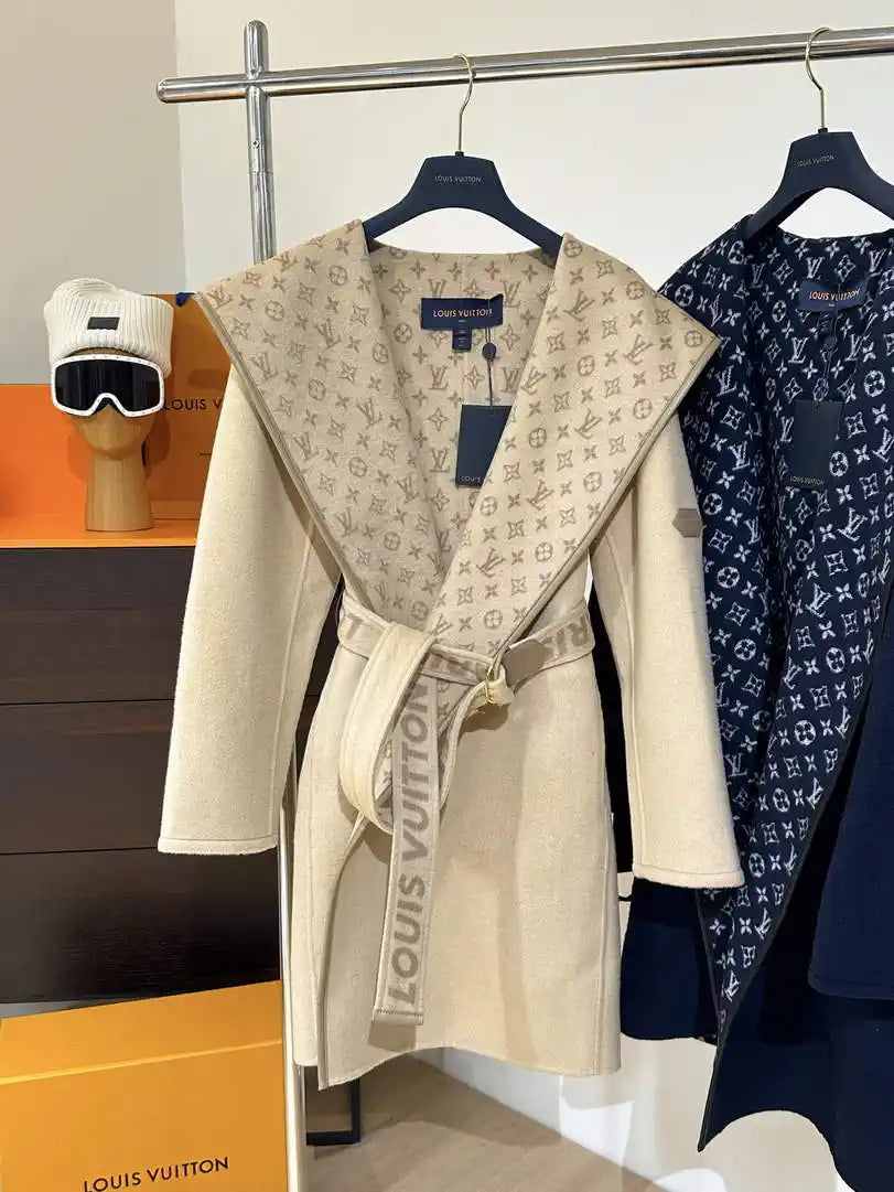 Louis Vuitton LV 1A4PE6 Women's Hooded Wrap Coat L55763
