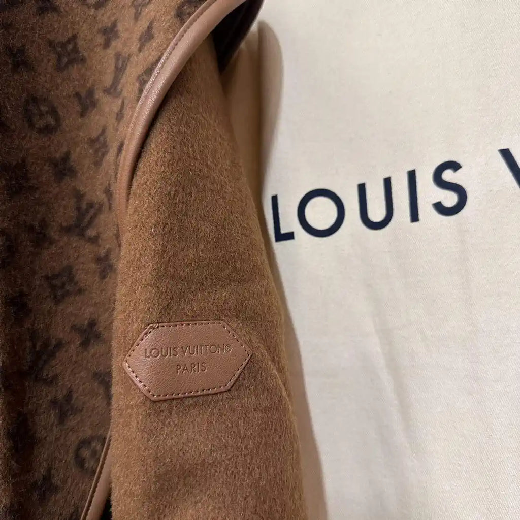 Louis Vuitton LV 1A4PE6 Women's Hooded Wrap Coat L55764