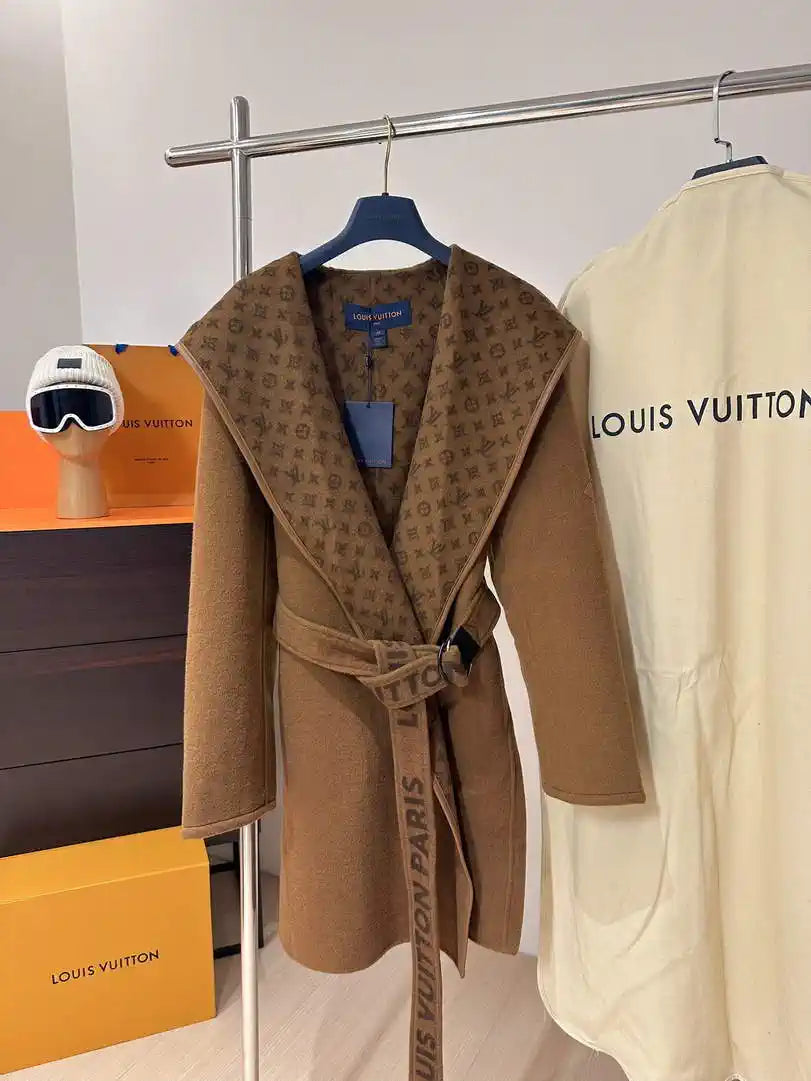 Louis Vuitton LV 1A4PE6 Women's Hooded Wrap Coat L55764